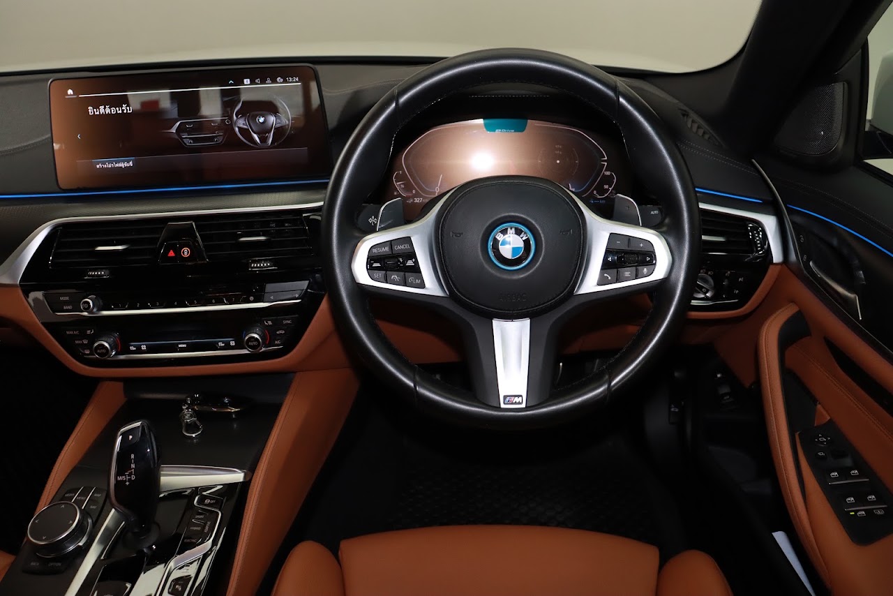 2023 BMW 5 Series 530e M SPORT มือสอง สีขาว รูปที่ 6
