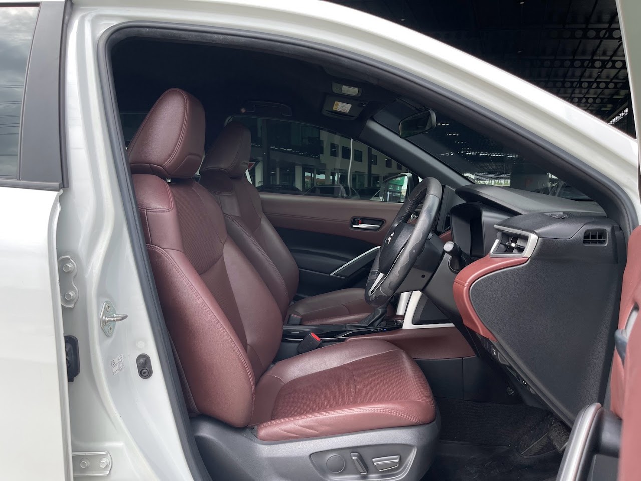 2020 Toyota Corolla Cross 1.8Hybrid Premium รูปที่ 13