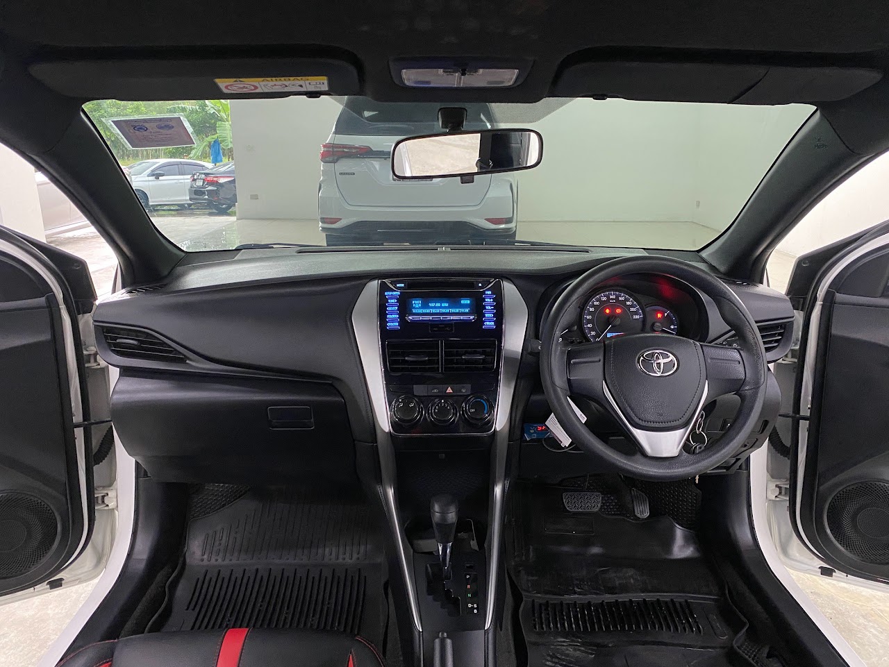 2018 Toyota Yaris 1.2J รูปที่ 13