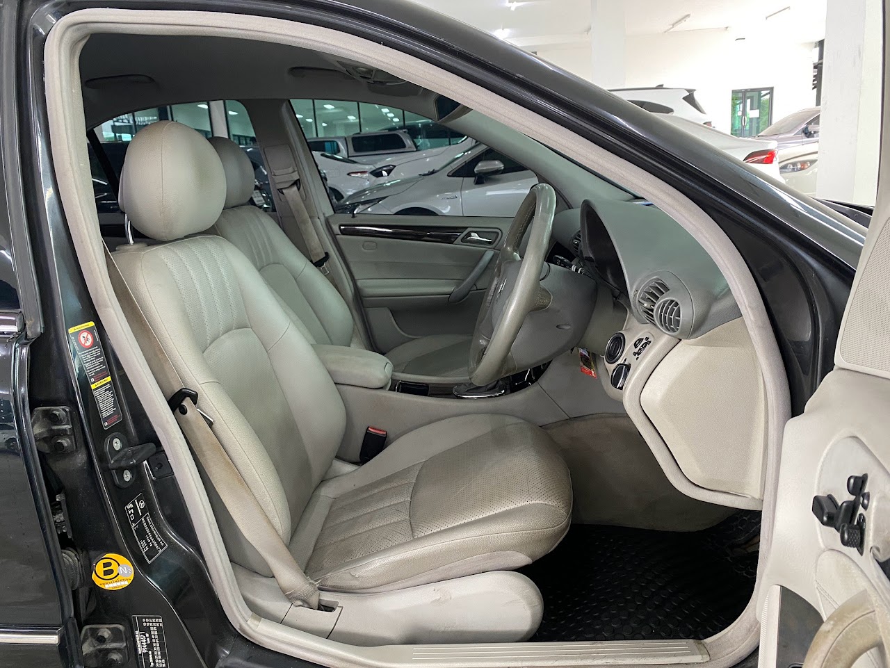 2004 Mercedes-Benz C-Class C180K มือสอง สีดำ รูปที่ 15