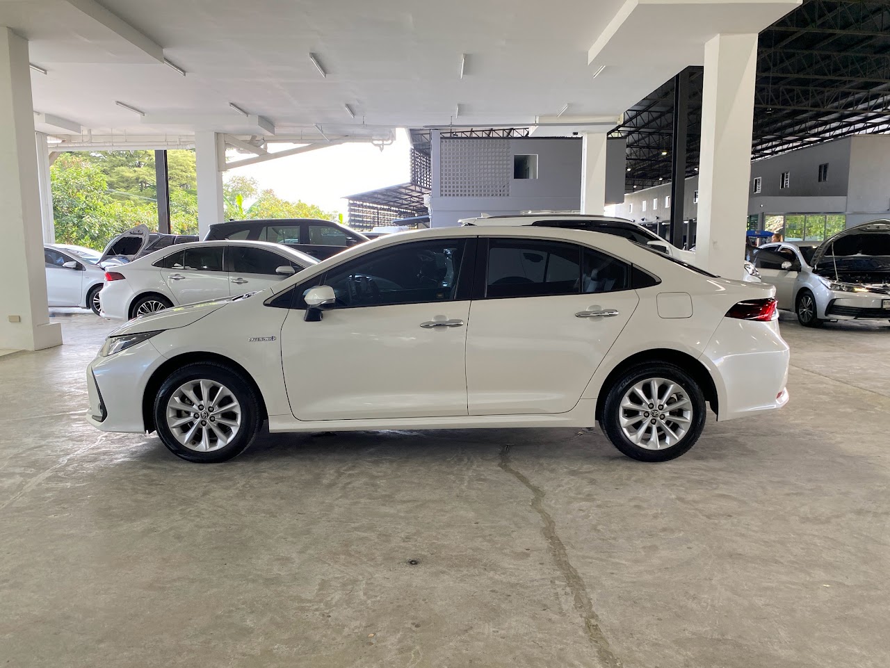 2020 Toyota Altis 1.8Hybrid Entry มือสอง สีขาว รูปที่ 6