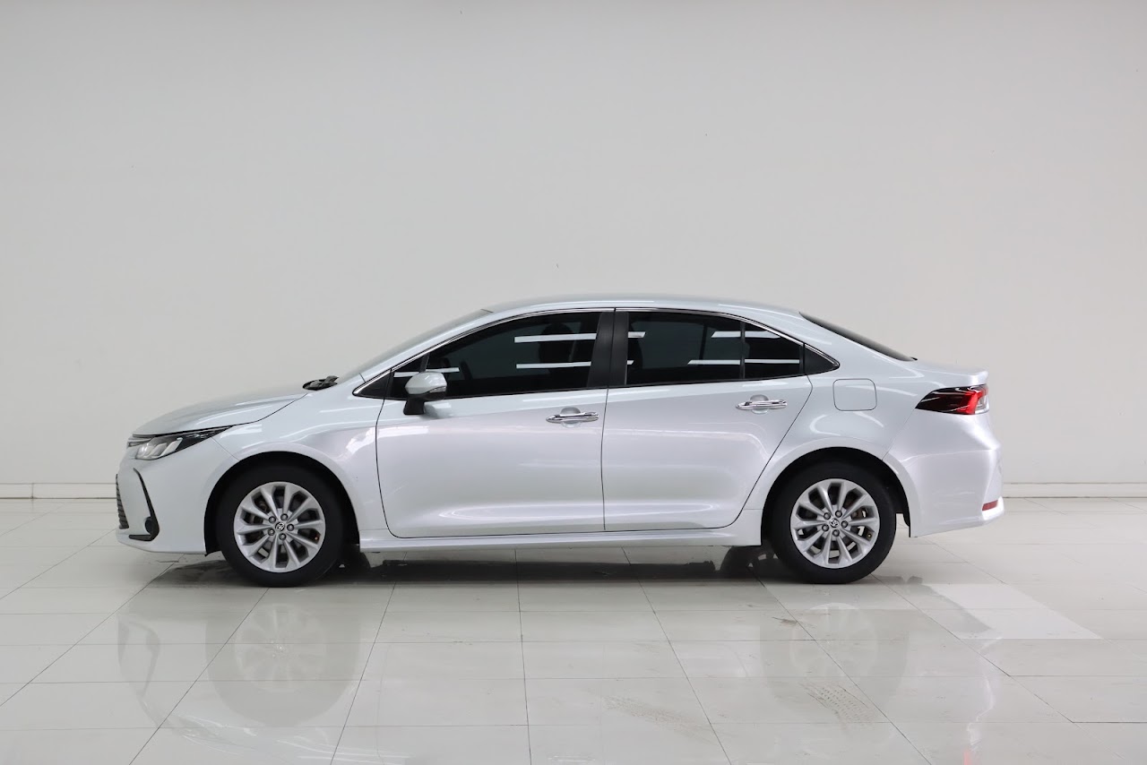 2021 Toyota Altis 1.6G มือสอง สีบรอนซ์เงิน รูปที่ 9
