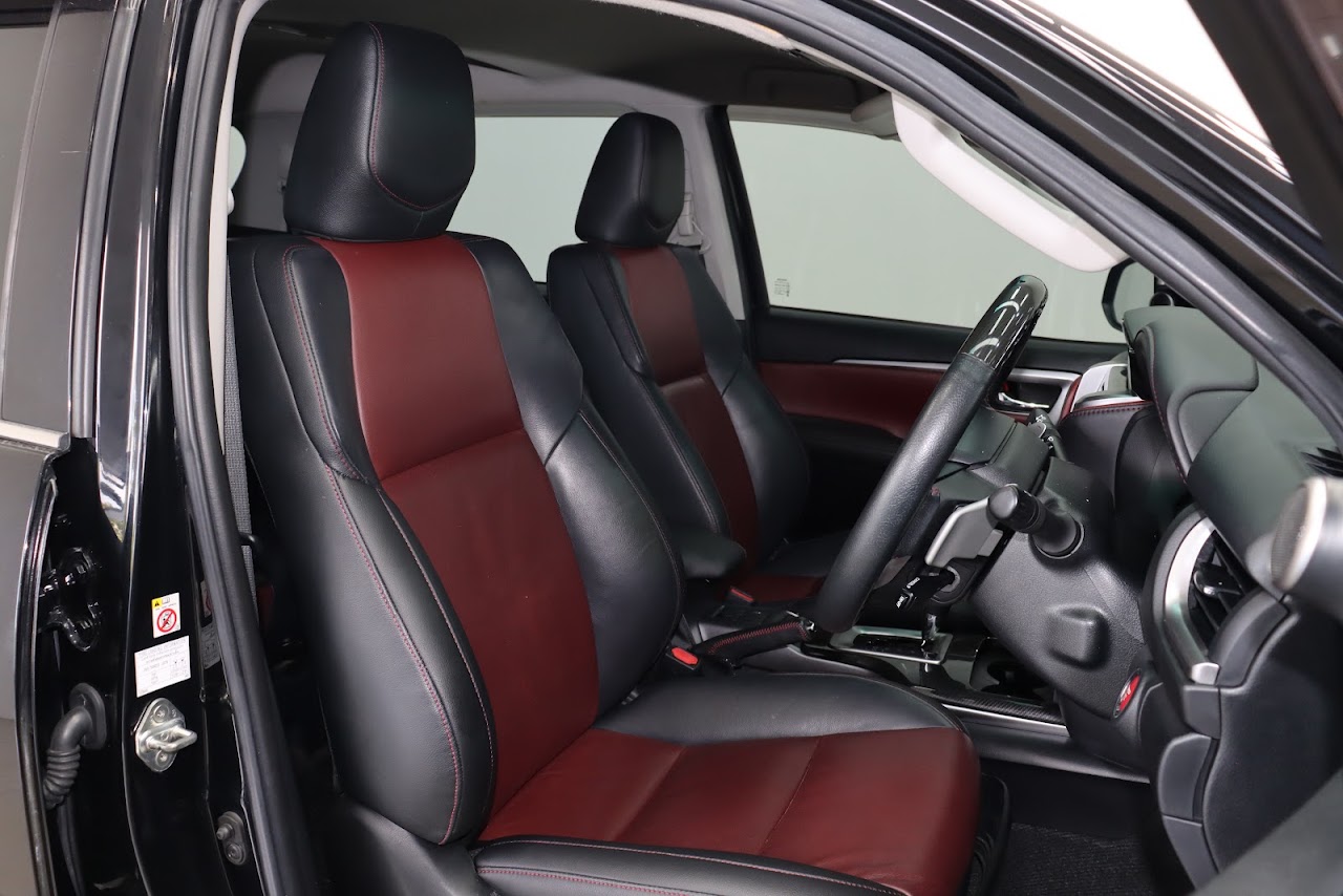 2019 Toyota Fortuner 2.8TRD Sportivo 2WD รูปที่ 10