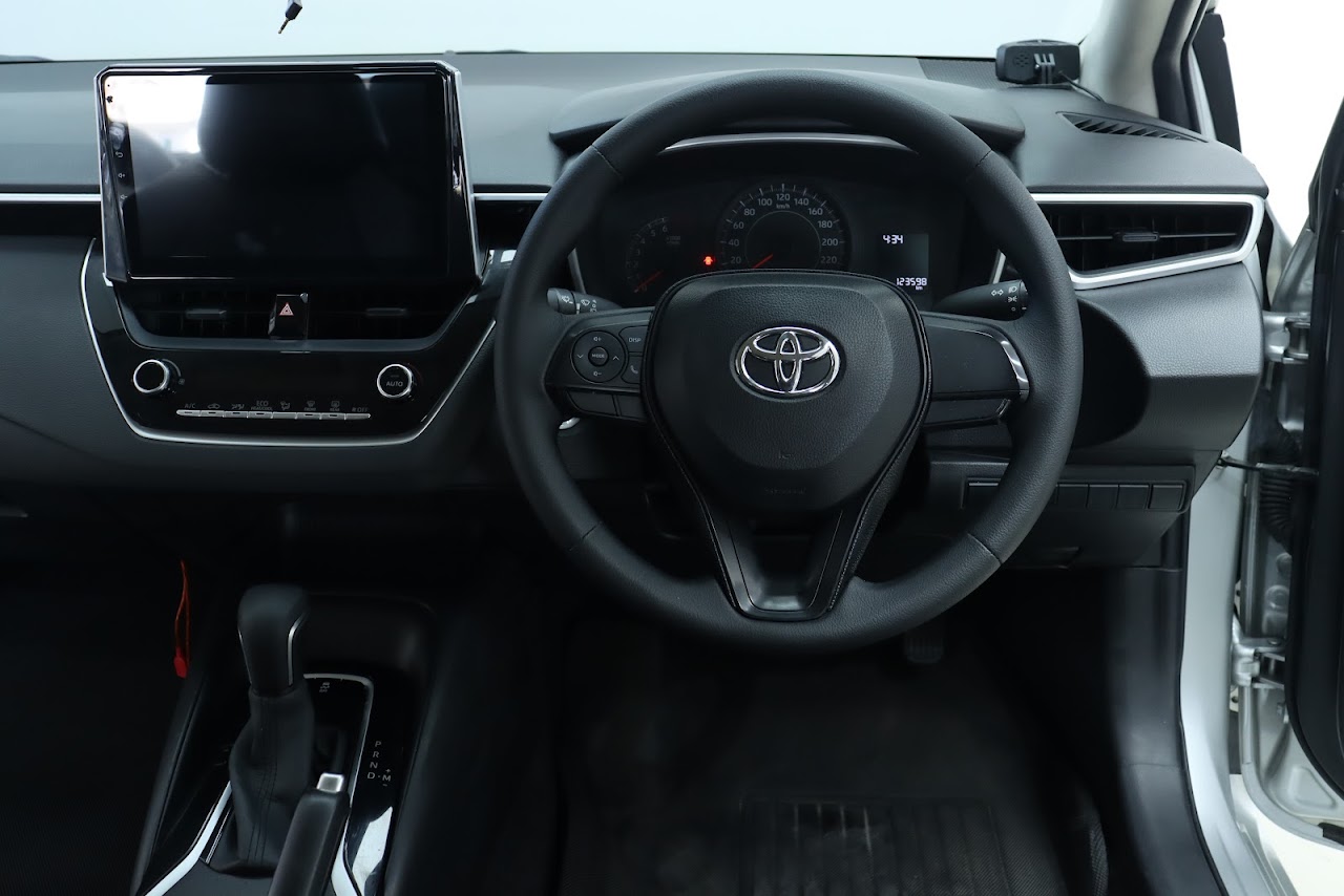 2020 Toyota Altis 1.6G มือสอง สีบรอนซ์เงิน รูปที่ 6