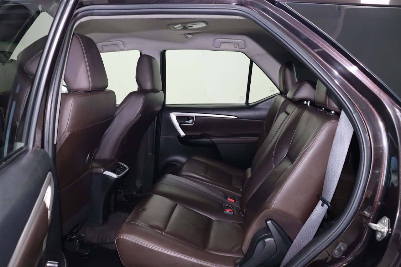 2018 Toyota Fortuner 2.4V 4WD รูปที่ 4