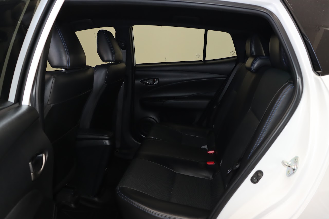 2021 Toyota Yaris 1.2Sport Premium Black roof รูปที่ 4