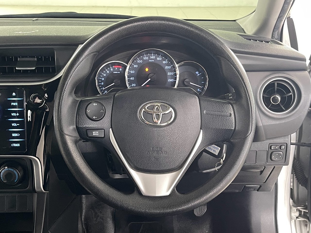 2017 Toyota Altis 1.8E รูปที่ 20