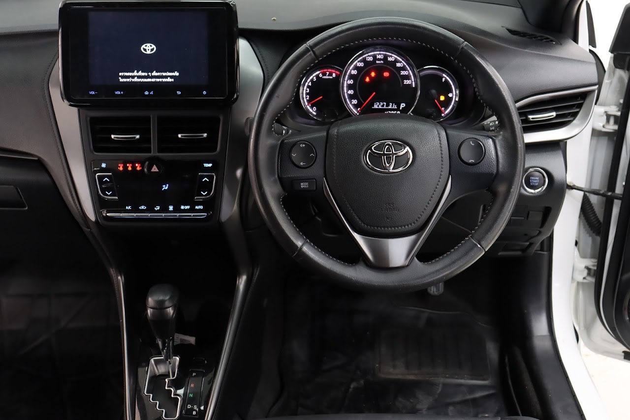2023 Toyota Yaris 1.2Smart มือสอง สีขาว รูปที่ 6
