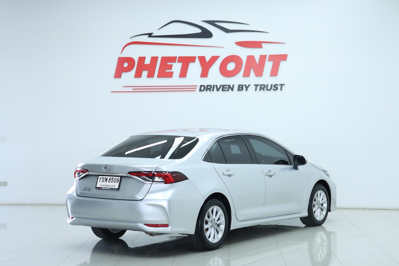 2020 Toyota Altis 1.6G มือสอง สีบรอนซ์เงิน รูปที่ 8