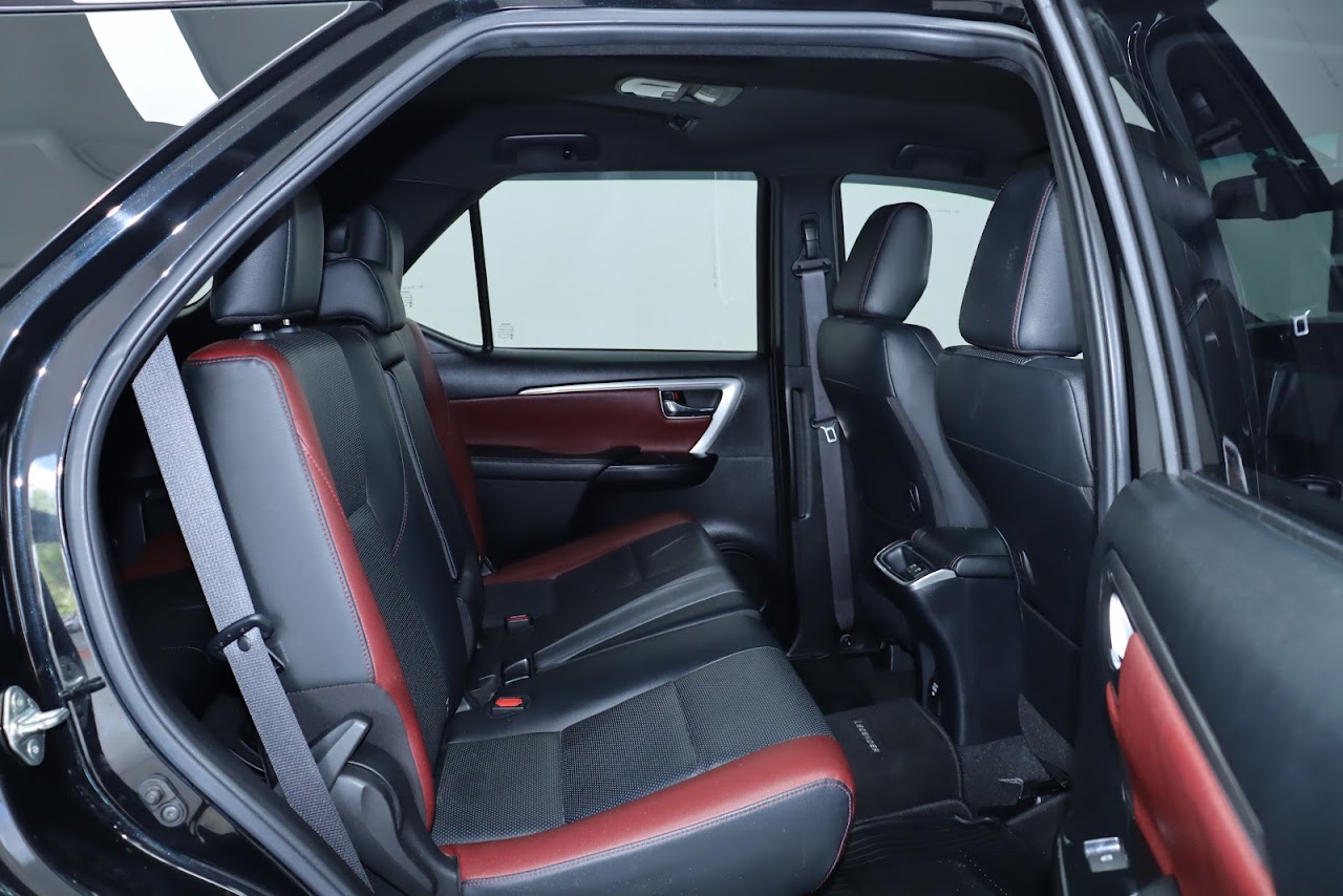 2021 Toyota Fortuner 2.4 Legender 4WD รูปที่ 11