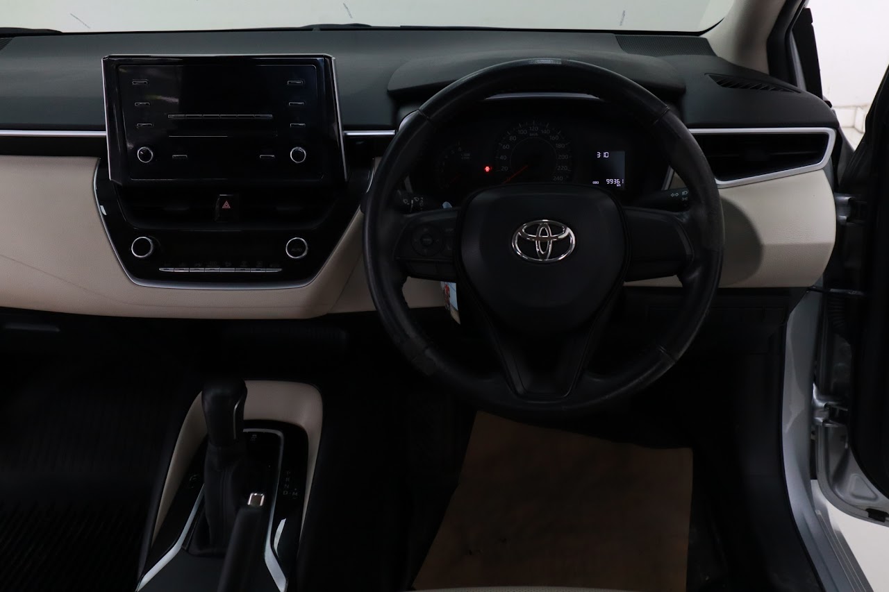 2019 Toyota Altis New 1.6G มือสอง สีบรอนซ์เงิน รูปที่ 5