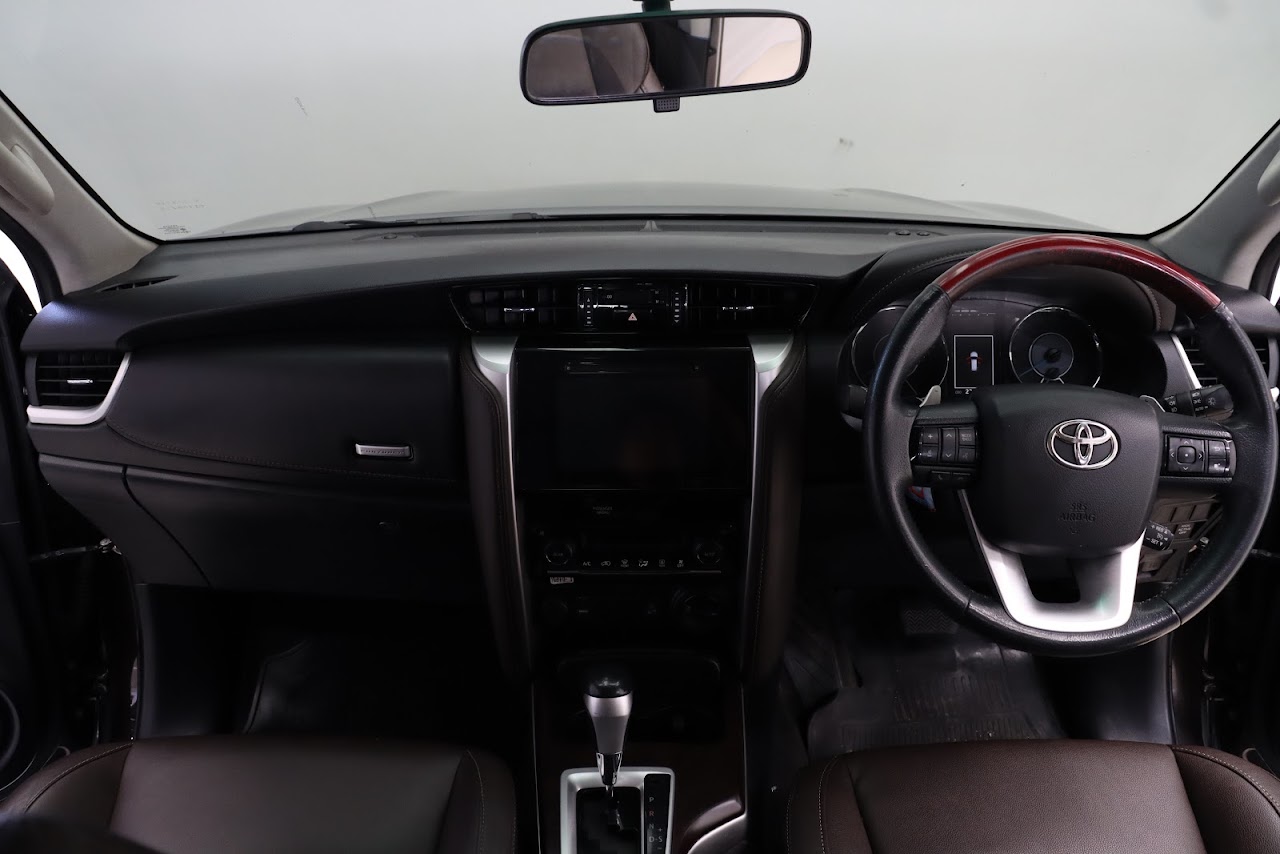 2018 Toyota Fortuner 2.4V 4WD รูปที่ 6