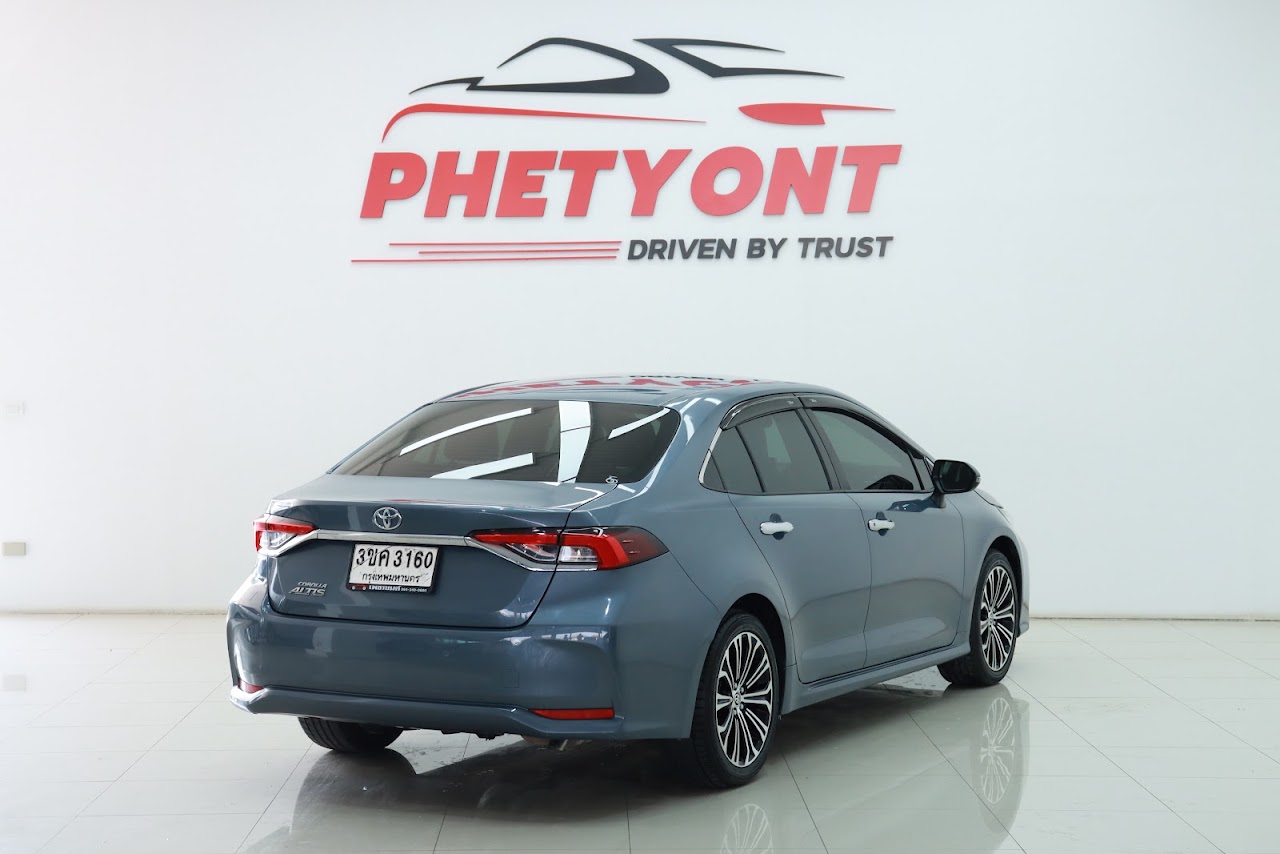 2022 Toyota Altis 1.8SPORT มือสอง สีเทาฟ้า รูปที่ 8