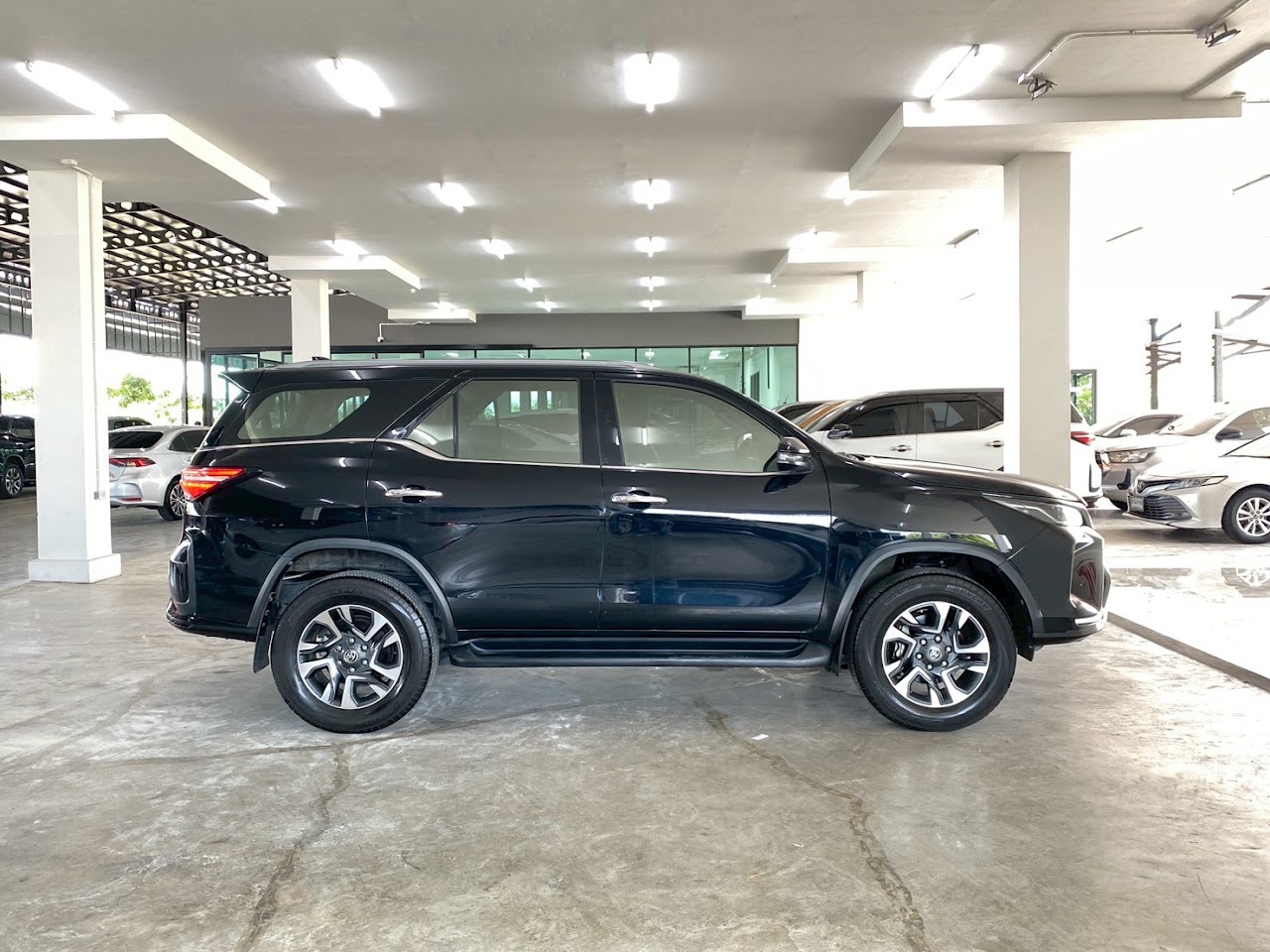 2023 Toyota Fortuner 2.4Leader V 2WD รูปที่ 5