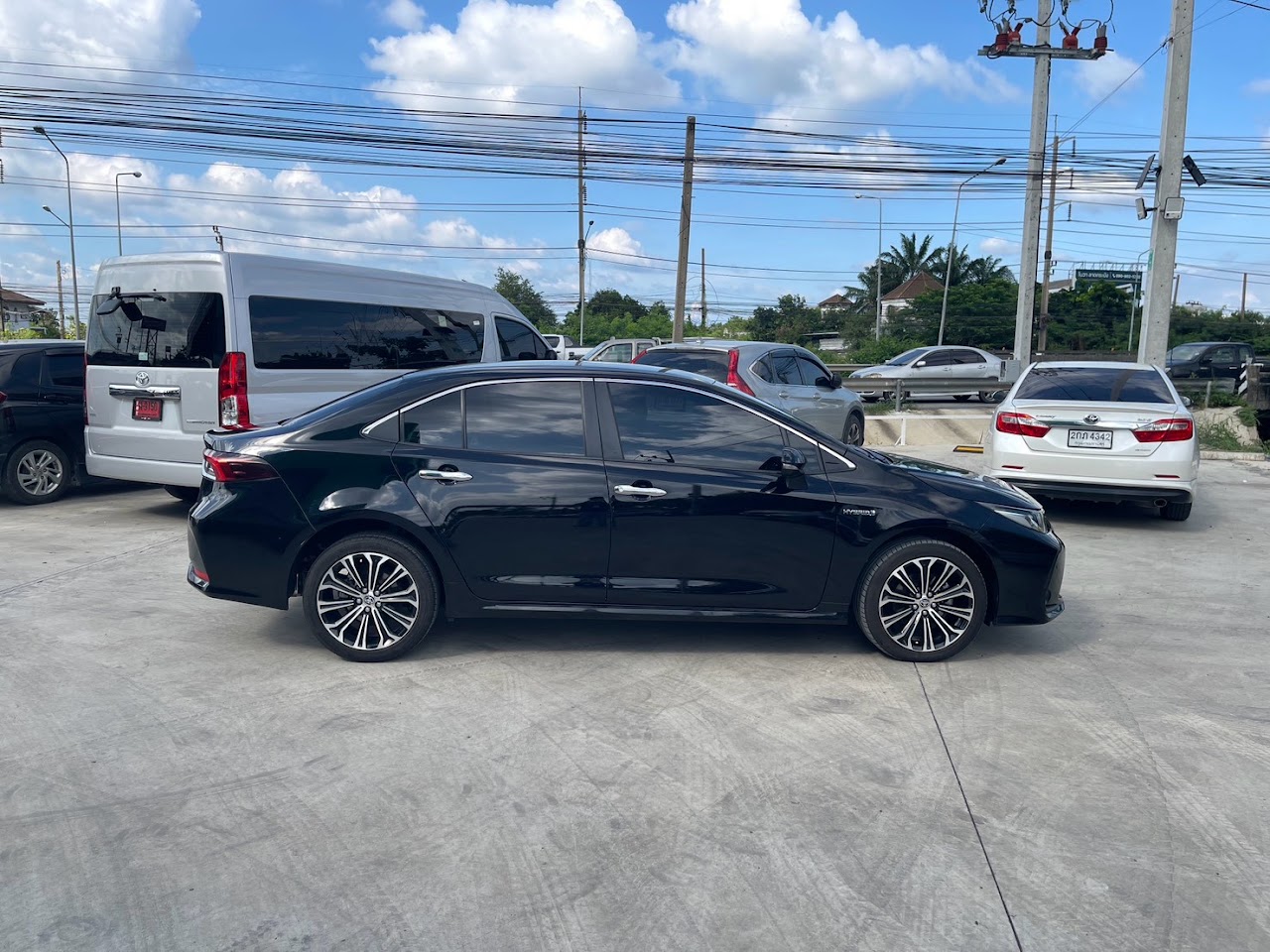 2022 Toyota Altis 1.8Hybrid Premium มือสอง สีดำ รูปที่ 4