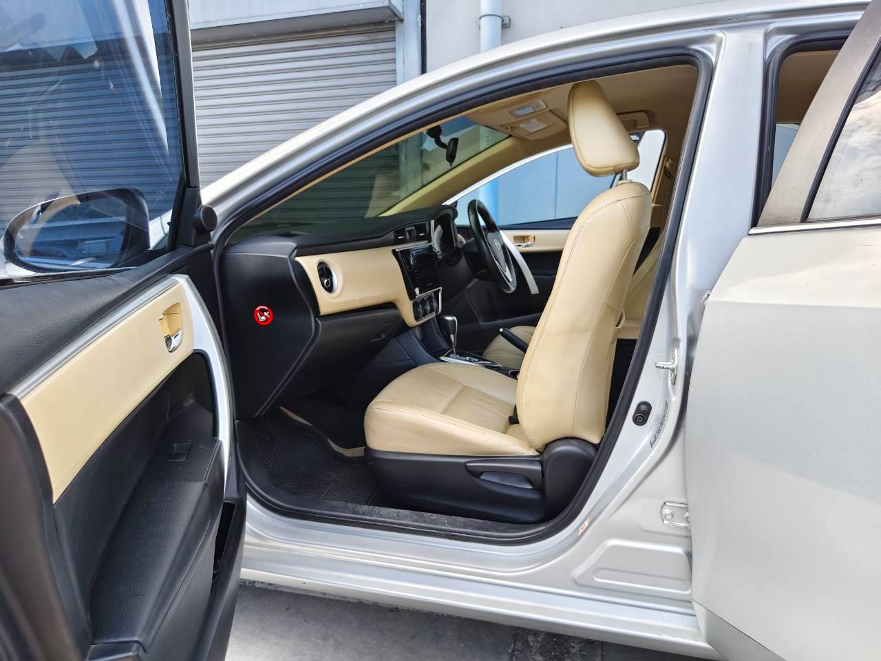 2017 Toyota Altis 1.6G รูปที่ 11