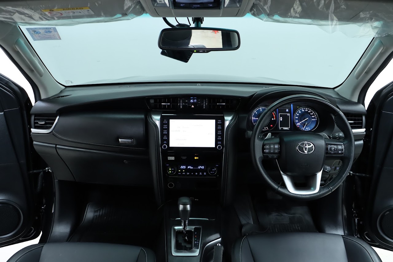 2022 Toyota Fortuner 2.4 Leader V 2WD รูปที่ 6