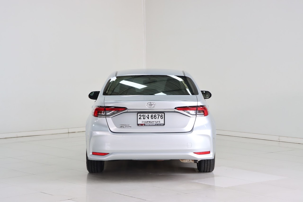 2021 Toyota Altis 1.6G มือสอง สีบรอนซ์เงิน รูปที่ 3