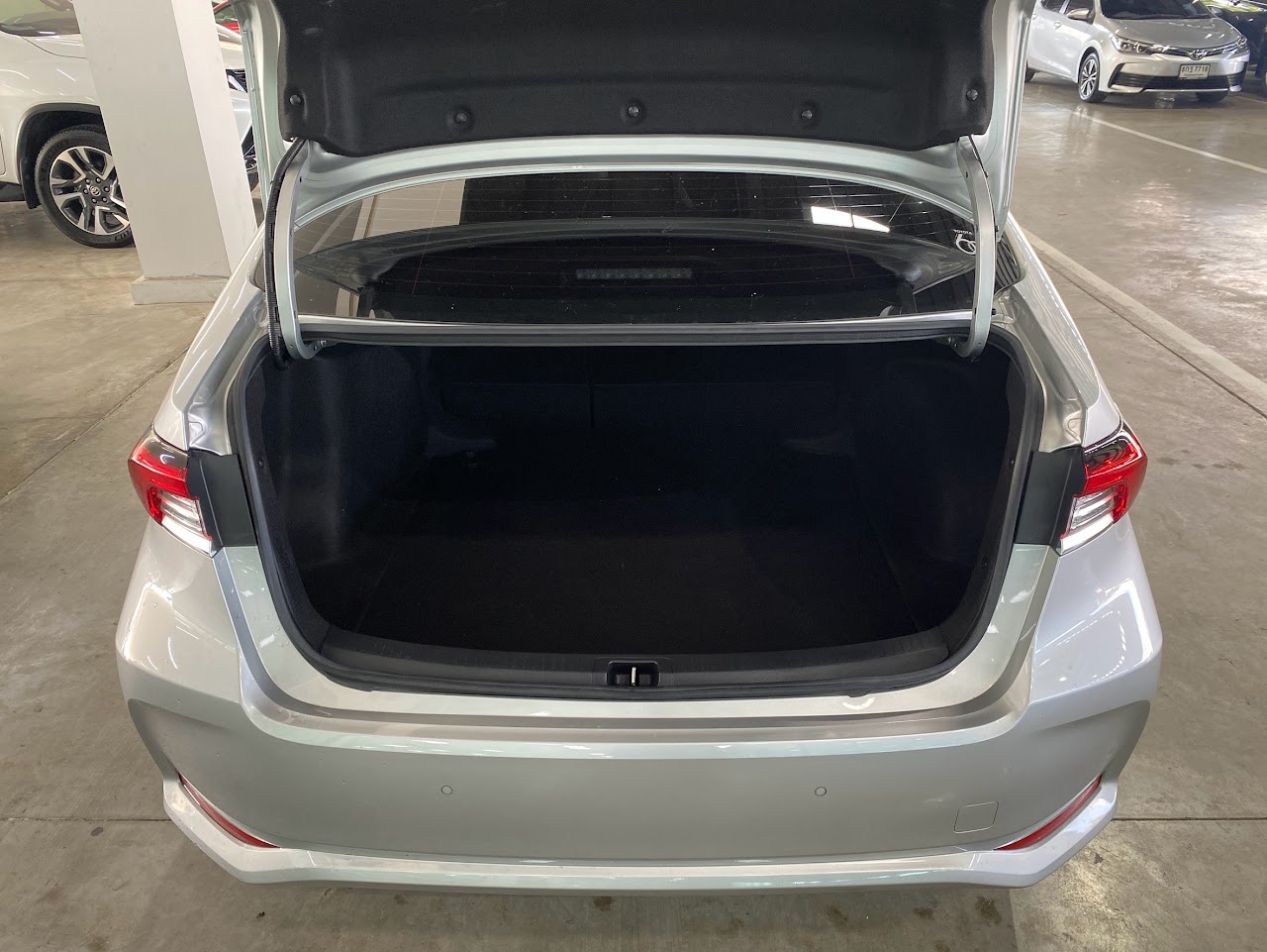2022 Toyota Altis (New) 1.8Hybrid Premium รูปที่ 9