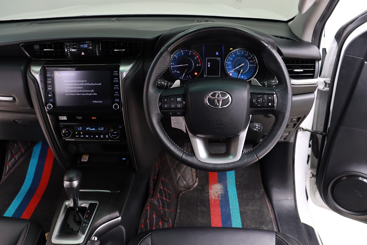 2023 Toyota Fortuner 2.4Leader V 2WD รูปที่ 6