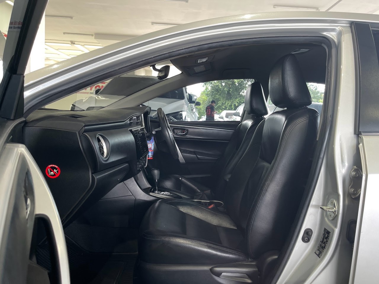 2019 Toyota Altis 1.8E รูปที่ 16