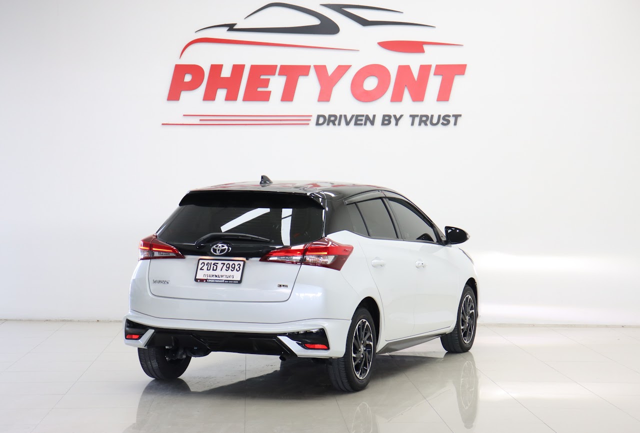 2021 Toyota Yaris 1.2Sport Premium Black roof รูปที่ 8