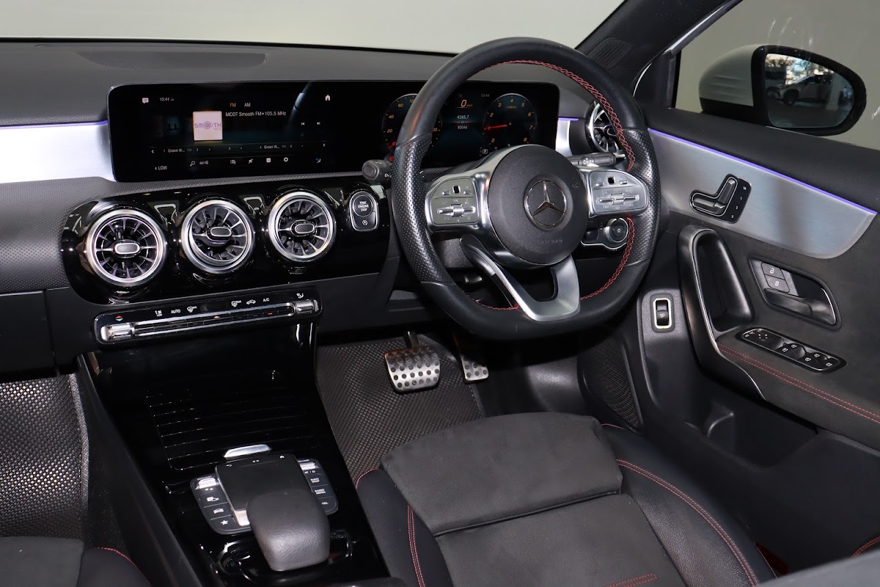 2021 Mercedes-Benz A-Class A200 AMG Dynamic มือสอง สีขาว รูปที่ 6