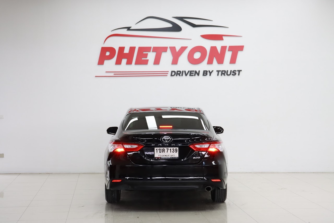 2020 Toyota Camry 2.0G