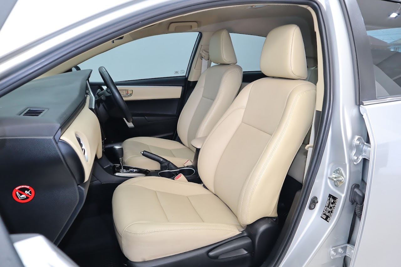 2019 Toyota Altis 1.6G รูปที่ 4
