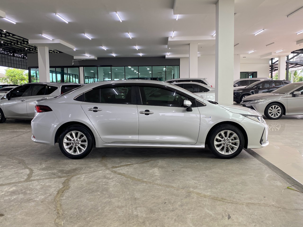 2020 Toyota Altis 1.8Hybrid MID มือสอง สีบรอนซ์เงิน รูปที่ 7