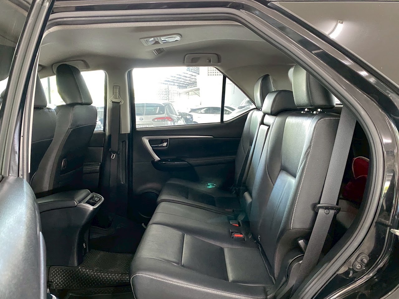 2023 Toyota Fortuner 2.4Leader V 2WD รูปที่ 14