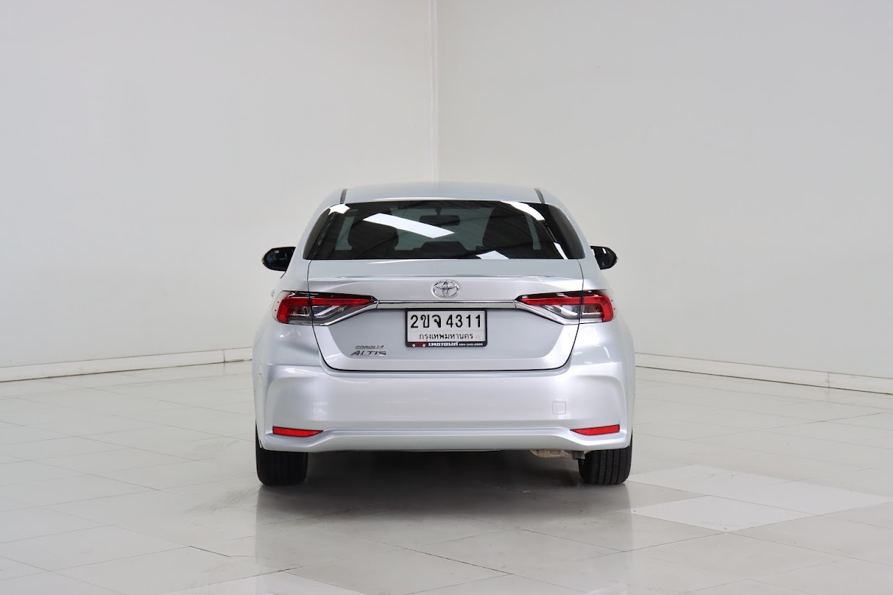 2021 Toyota Altis 1.6G มือสอง สีบรอนซ์เงิน รูปที่ 3