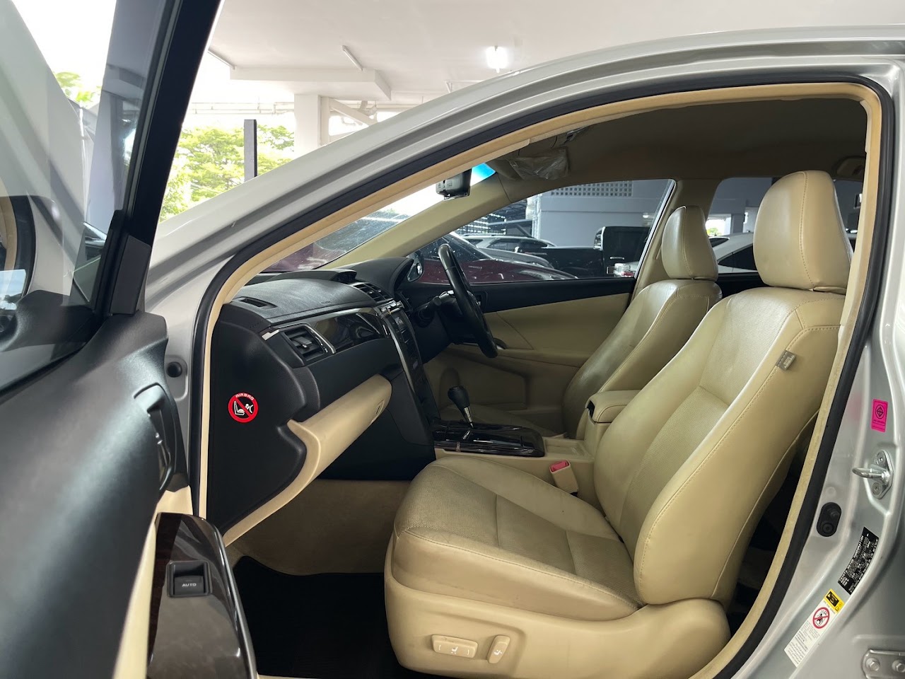 2015 Toyota Camry 2.0G รูปที่ 17