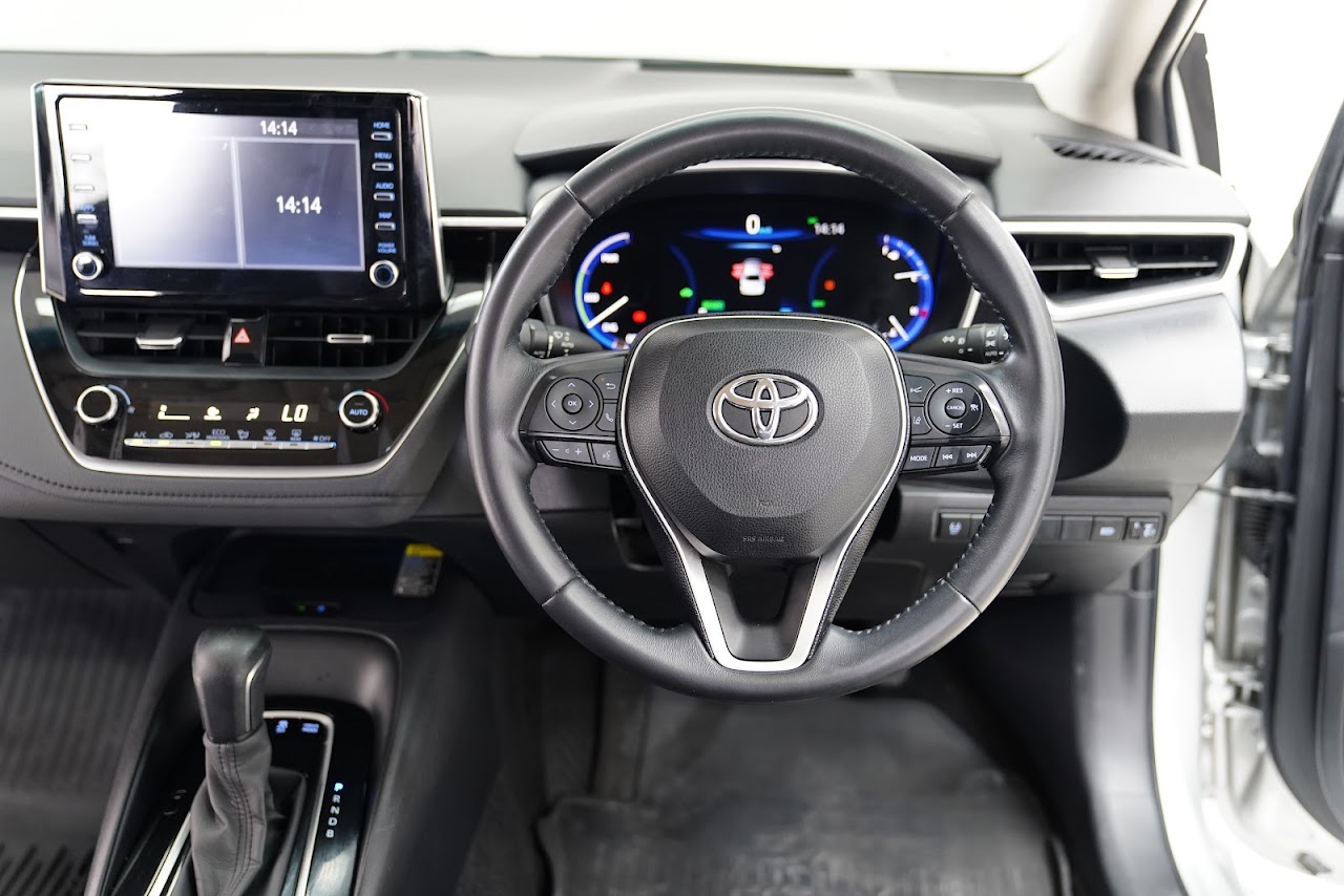2019 Toyota Altis 1.8Hybrid High มือสอง สีบรอนซ์เงิน รูปที่ 6