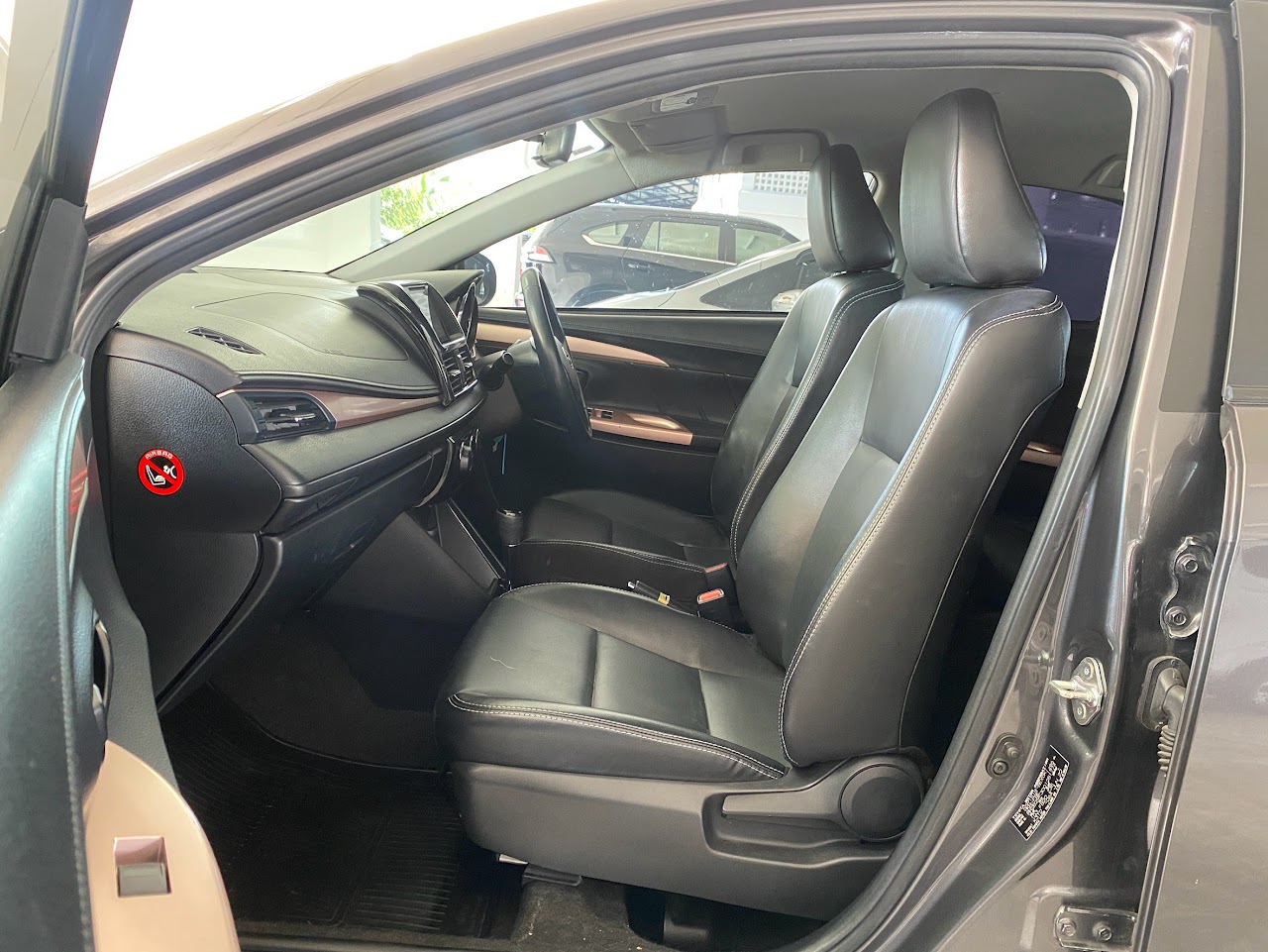 2022 Toyota Vios 1.5MID รูปที่ 13