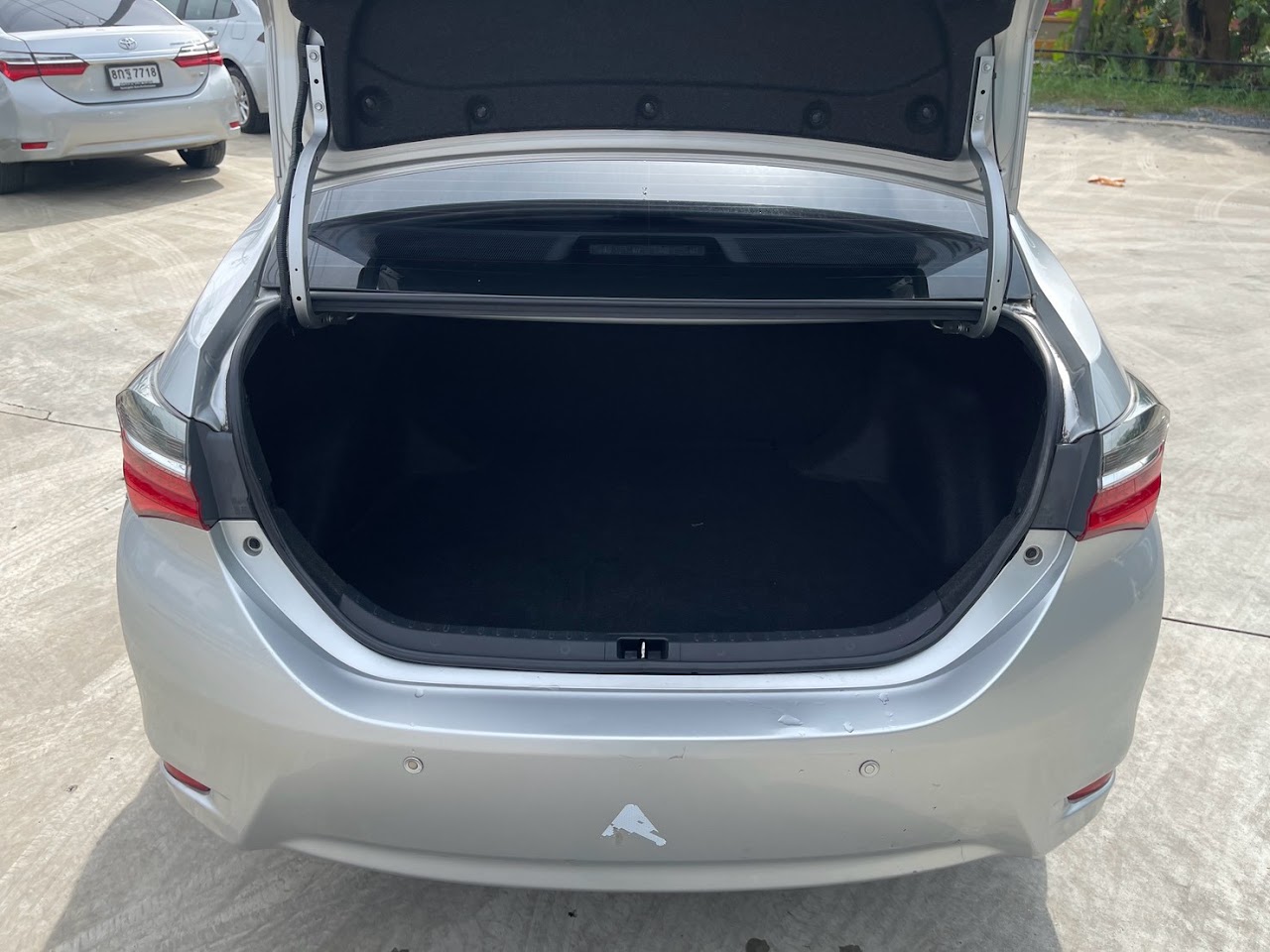 2018 Toyota Altis 1.8E รูปที่ 9
