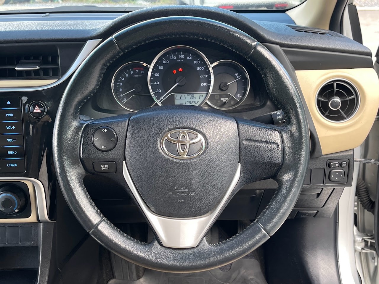 2018 Toyota Altis 1.6G รูปที่ 20