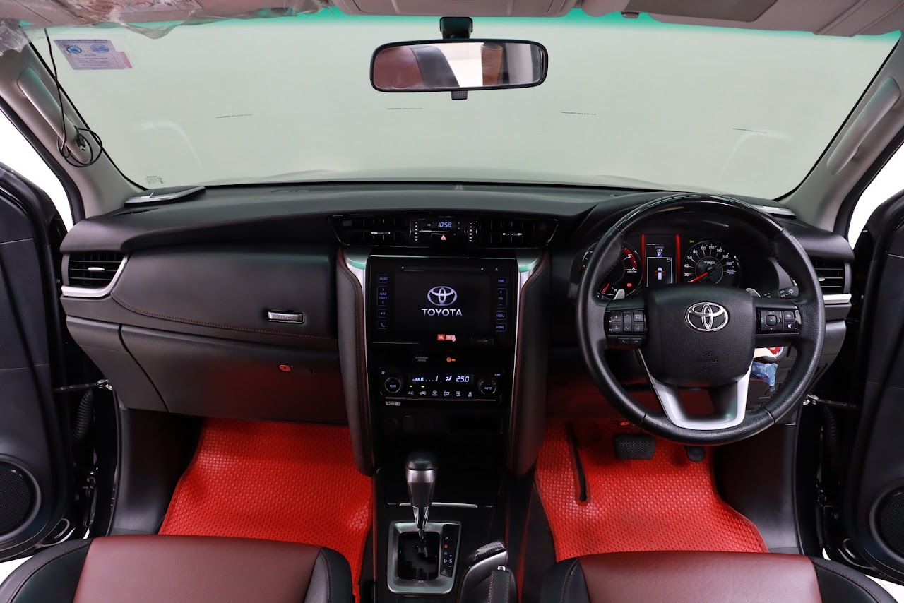 2018 Toyota Fortuner 2.8TRD-SPORTIVO 2WD รูปที่ 6