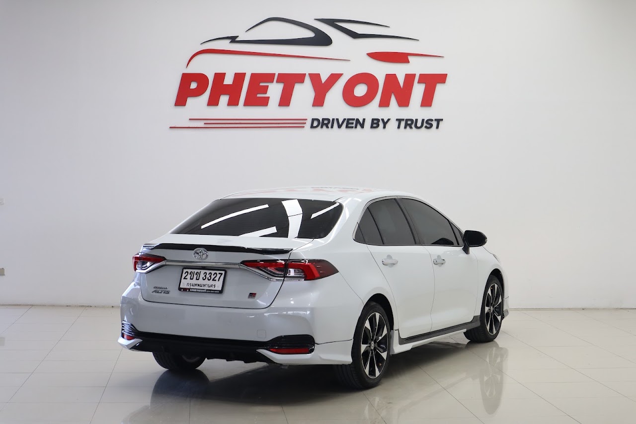 2021 Toyota Altis 1.8GR Sport มือสอง สีขาว รูปที่ 8