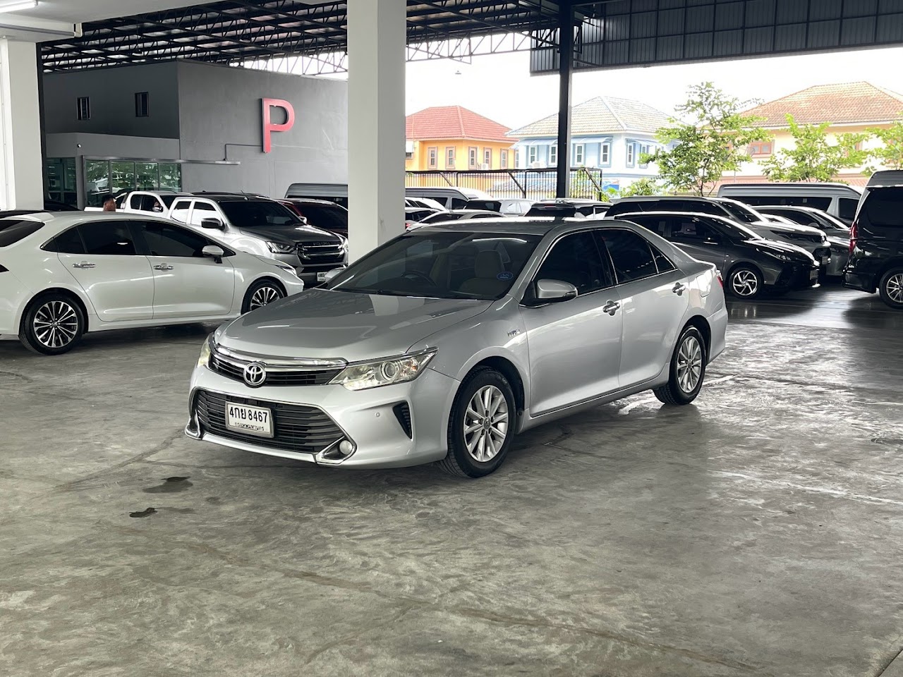 2015 Toyota Camry 2.0G รูปที่ 3