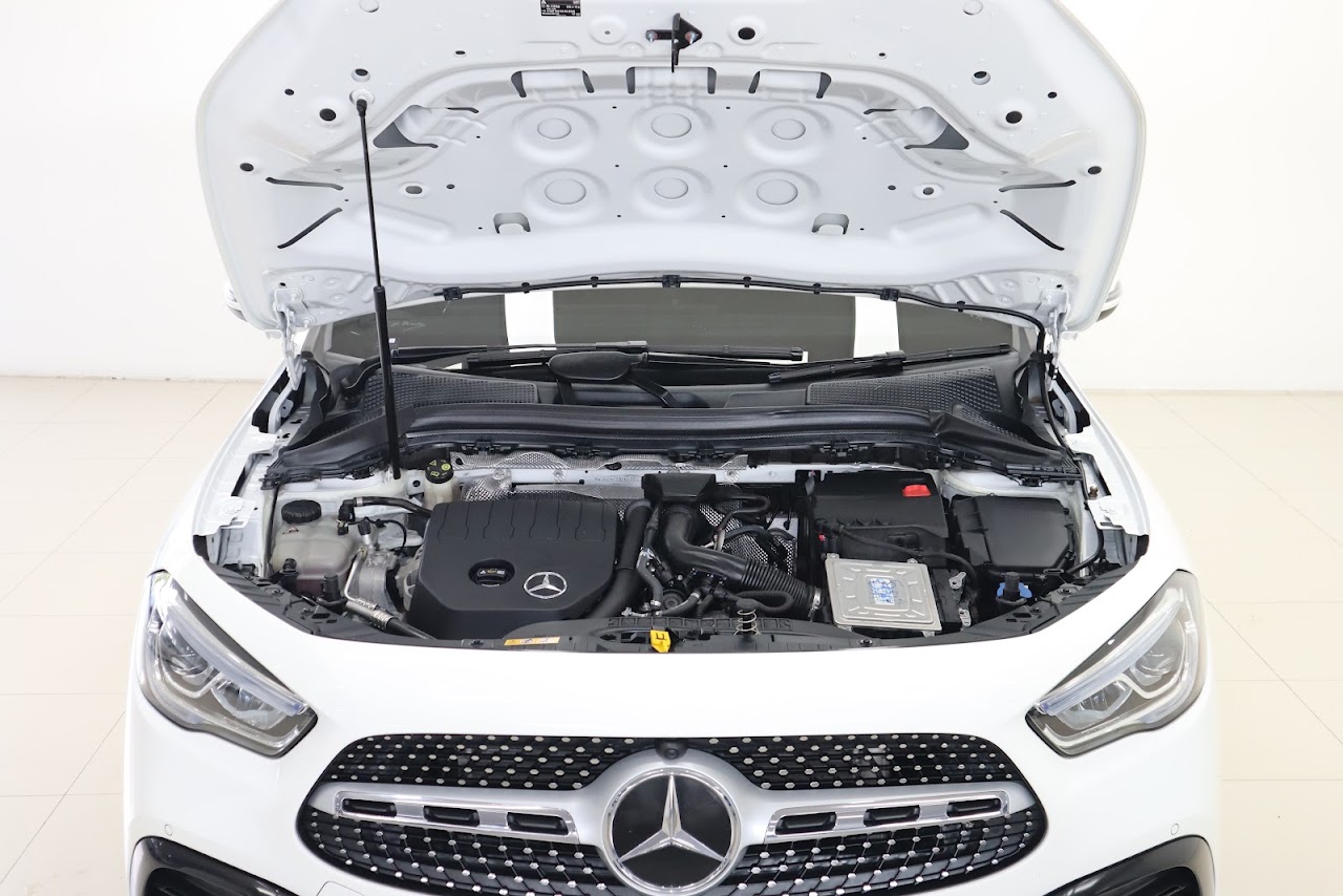 2021 Mercedes-Benz GLA-Class GLA200 มือสอง สีขาว รูปที่ 2