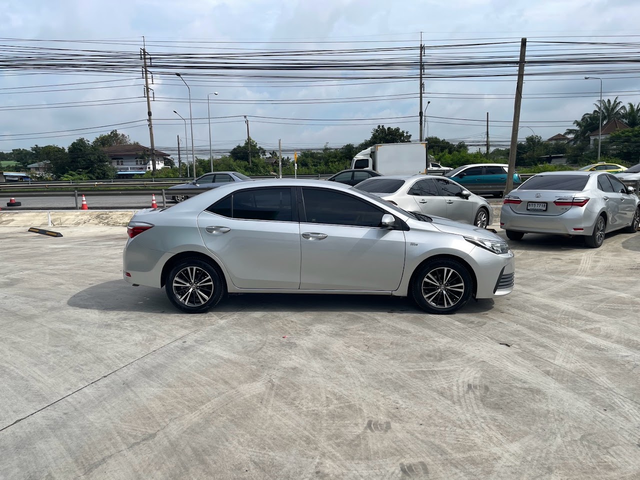 2018 Toyota Altis 1.8E รูปที่ 4