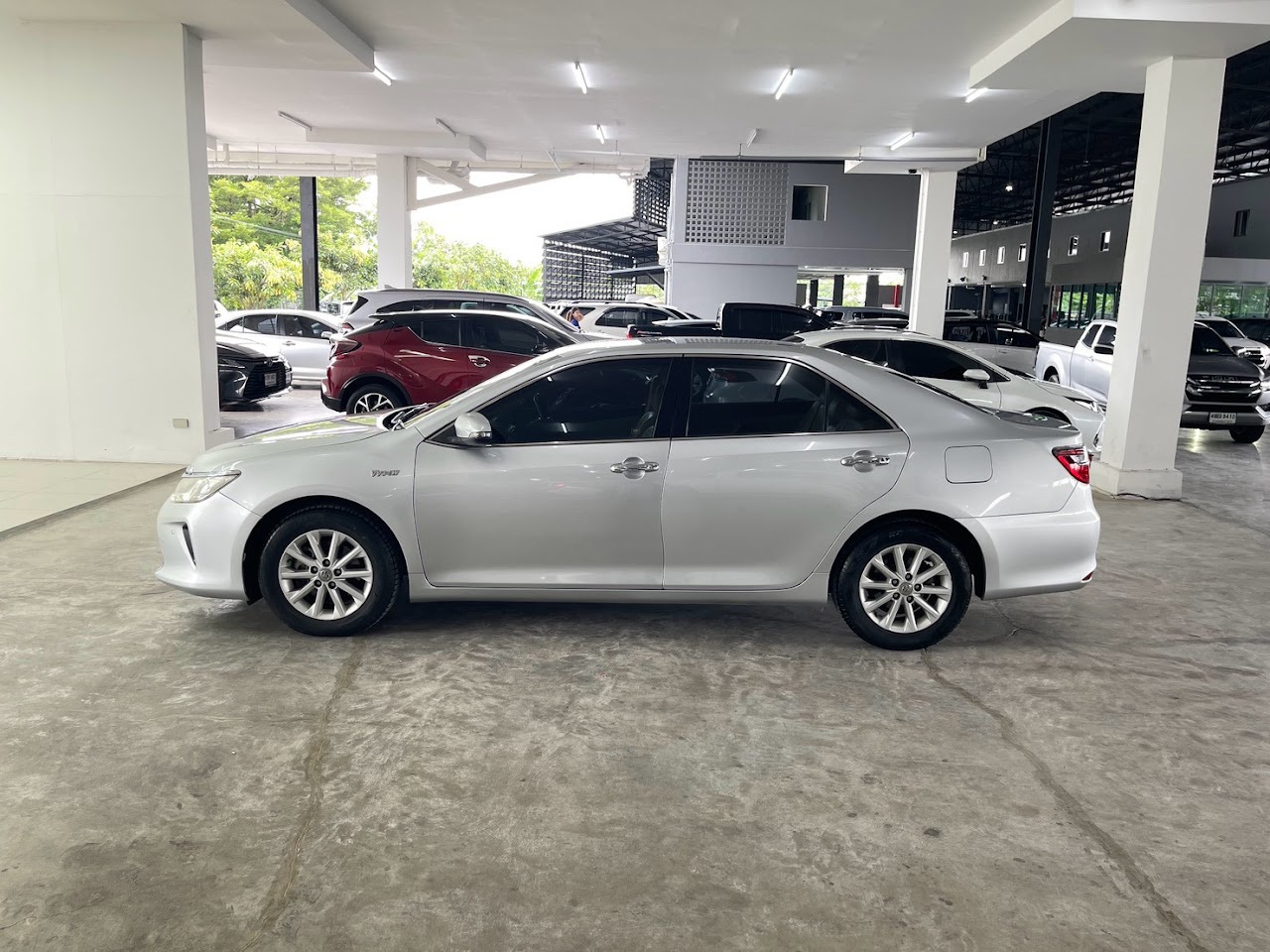 2015 Toyota Camry 2.0G รูปที่ 5