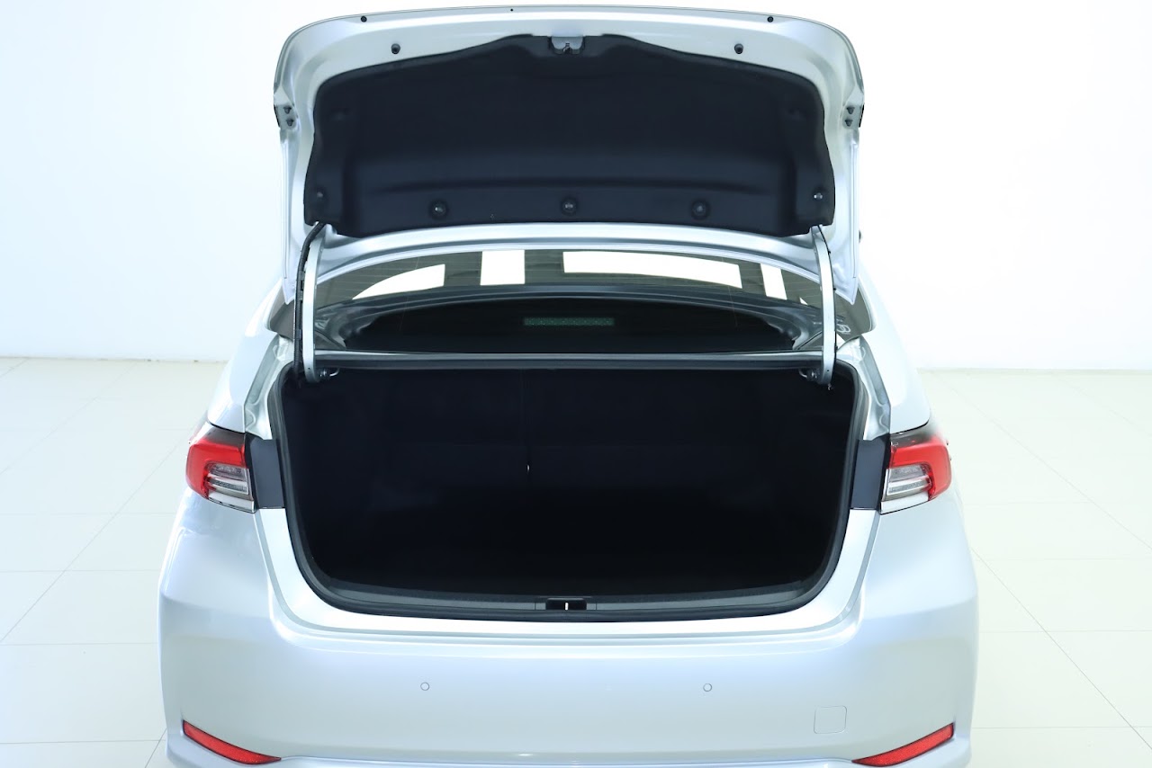 2022 Toyota Altis 1.8SPORT มือสอง สีบรอนซ์เงิน รูปที่ 2