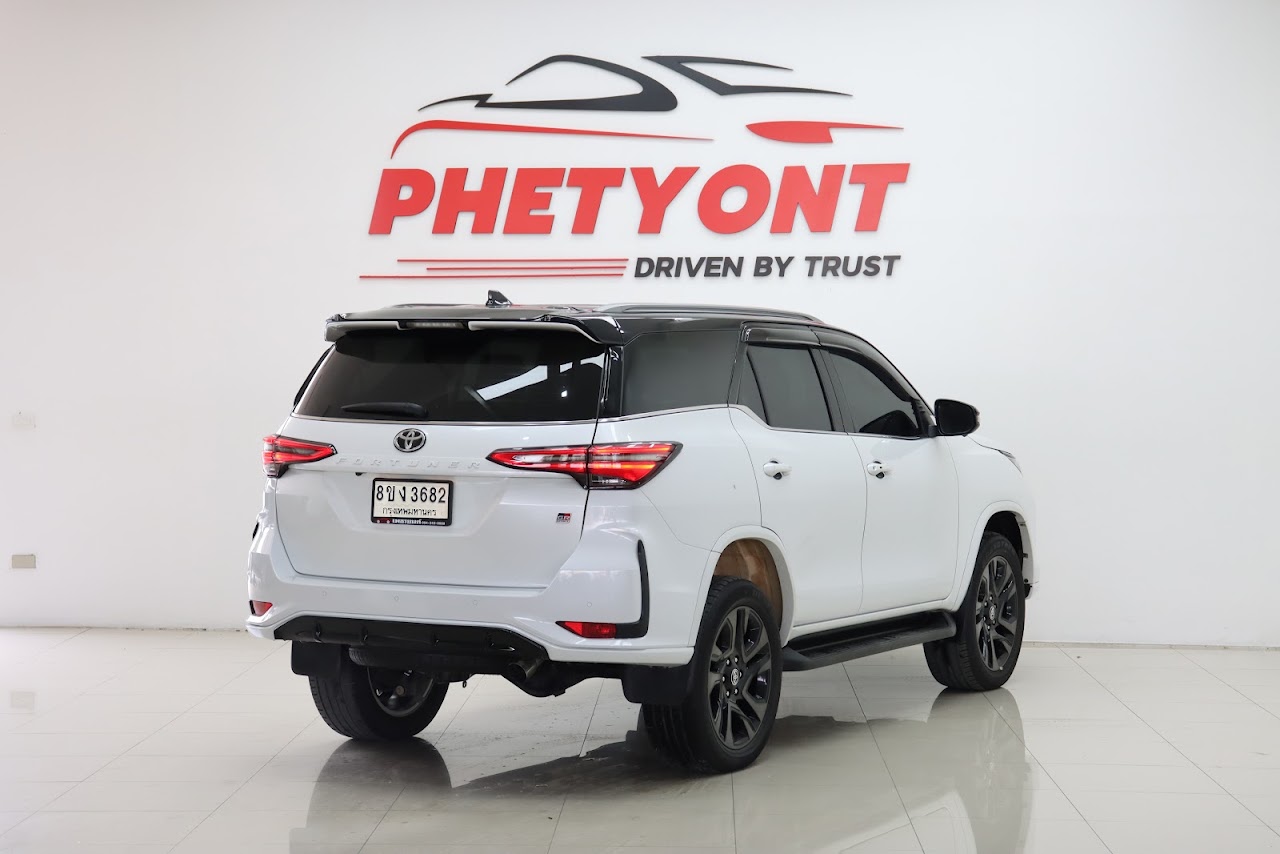 2023 Toyota Fortuner 2.8GR Sport 4WD Black-Top รูปที่ 7