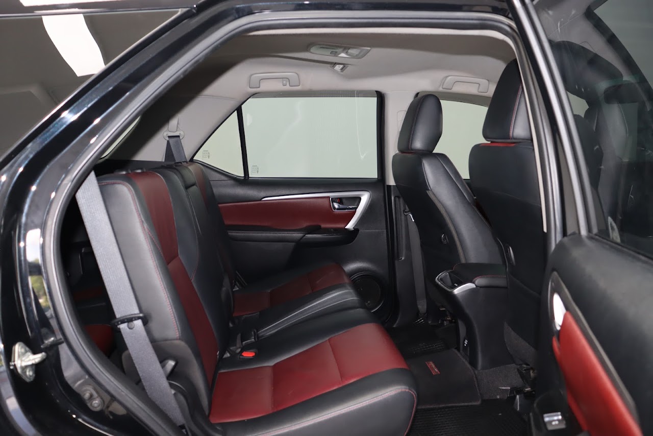 2019 Toyota Fortuner 2.8TRD Sportivo 2WD รูปที่ 11