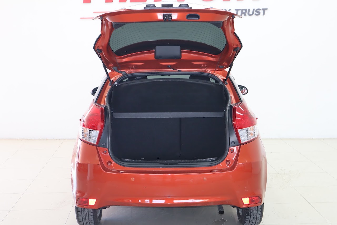 2016 Toyota Yaris 1.2G รูปที่ 2