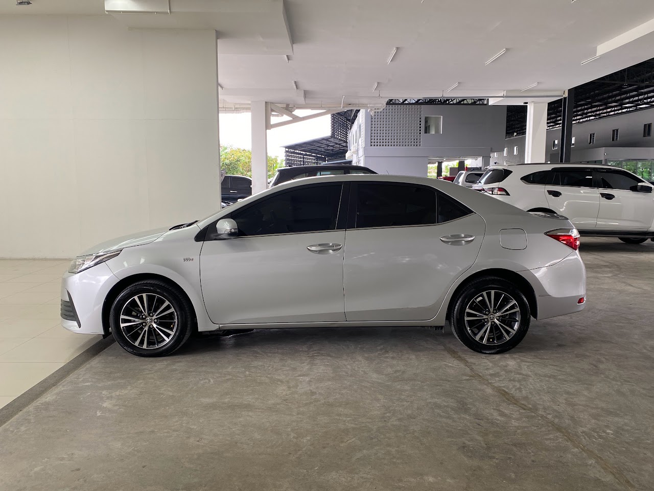 2018 Toyota Altis 1.6G รูปที่ 4