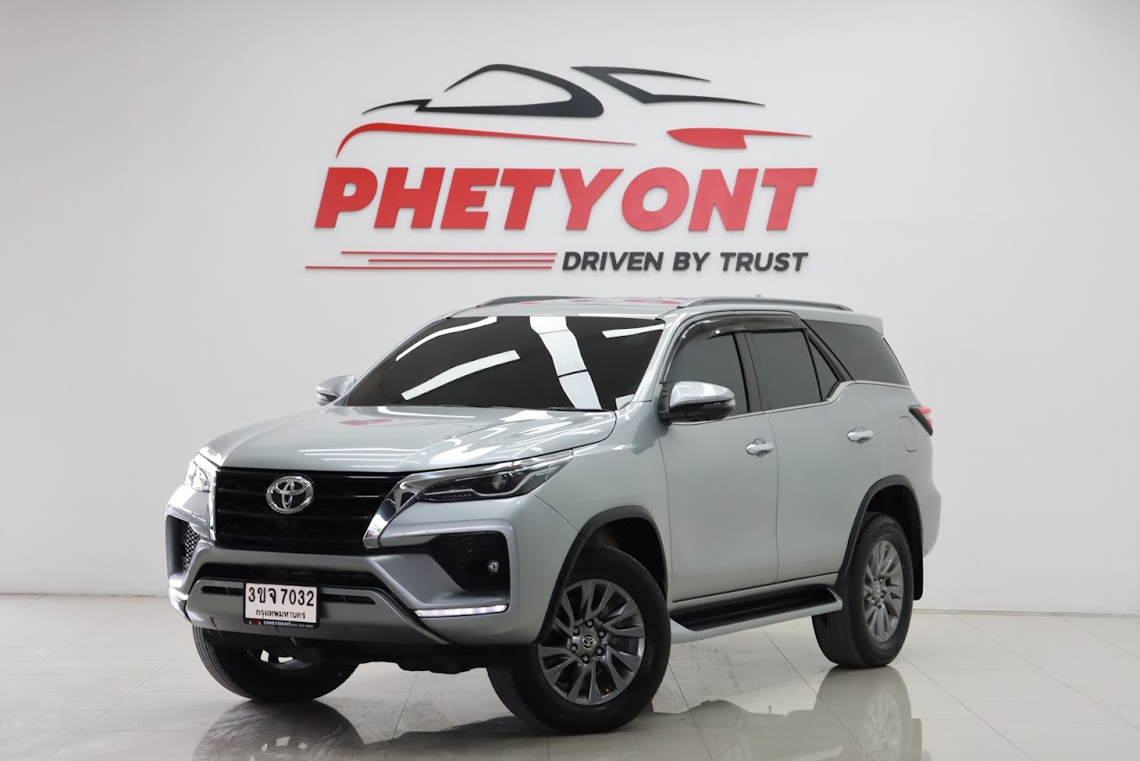 2022 Toyota Fortuner 2.4V 2WD MNC รูปที่ 12