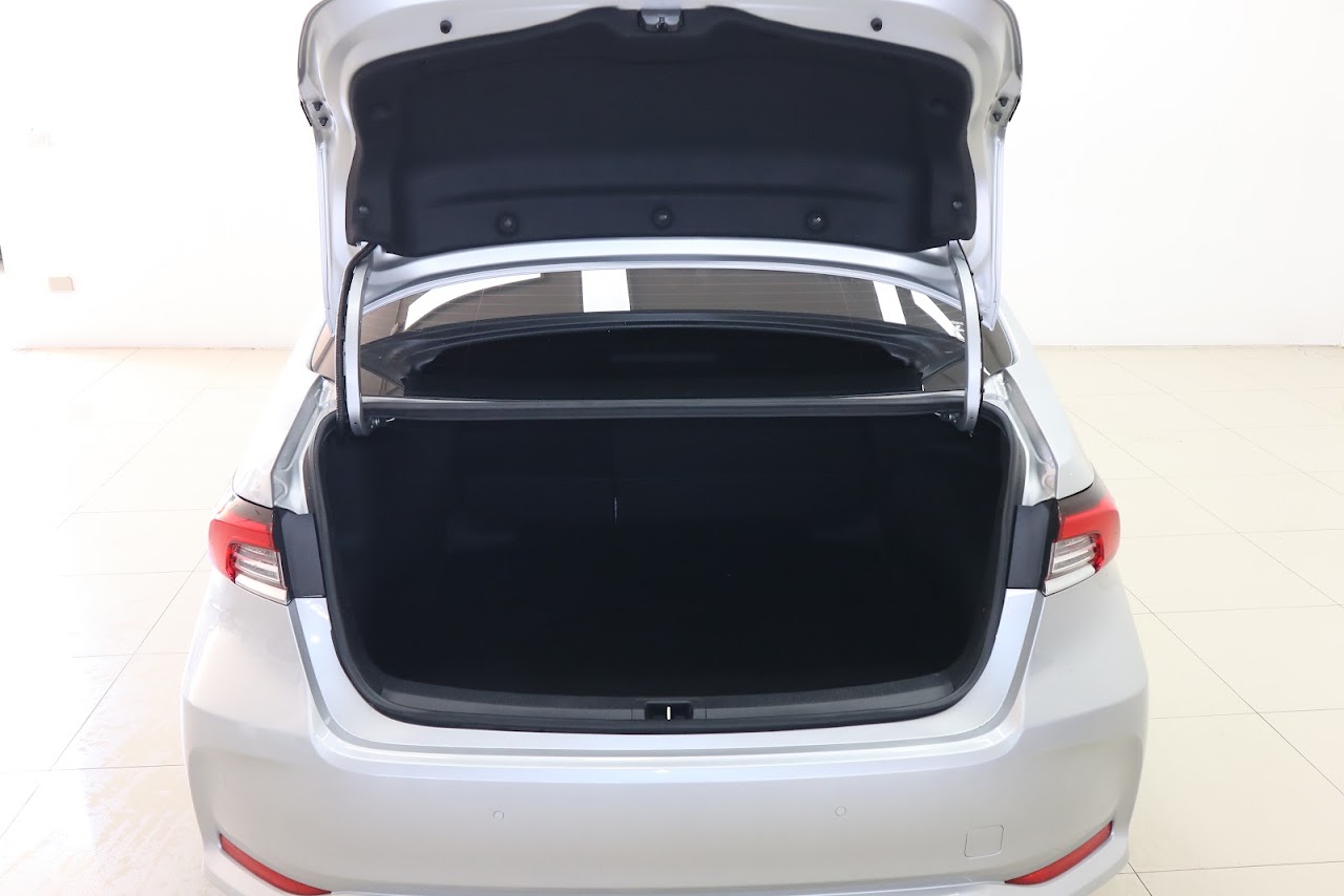 2022 Toyota Altis 1.8Hybrid Premium มือสอง สีบรอนซ์เงิน รูปที่ 2